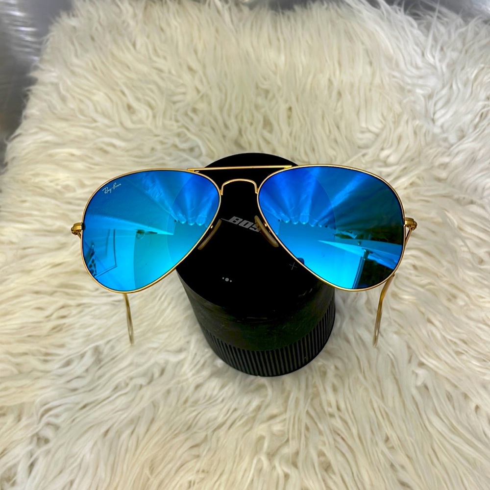 Ray- Ban   Large aviator Metal  sunglasses. Made in Italy.